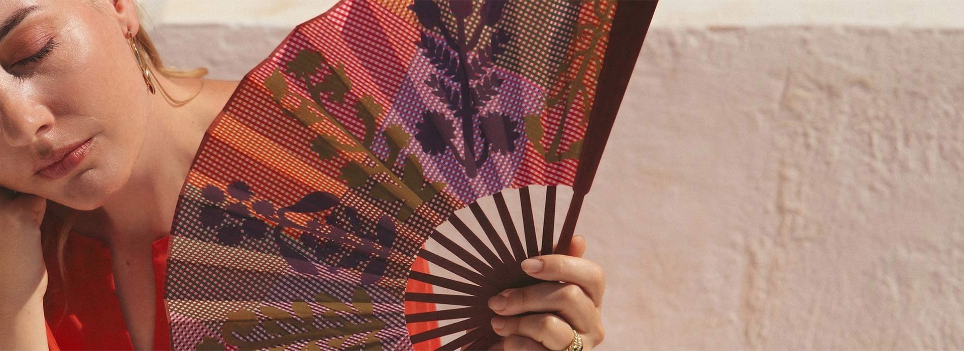 FAN AND GLASSES CASE