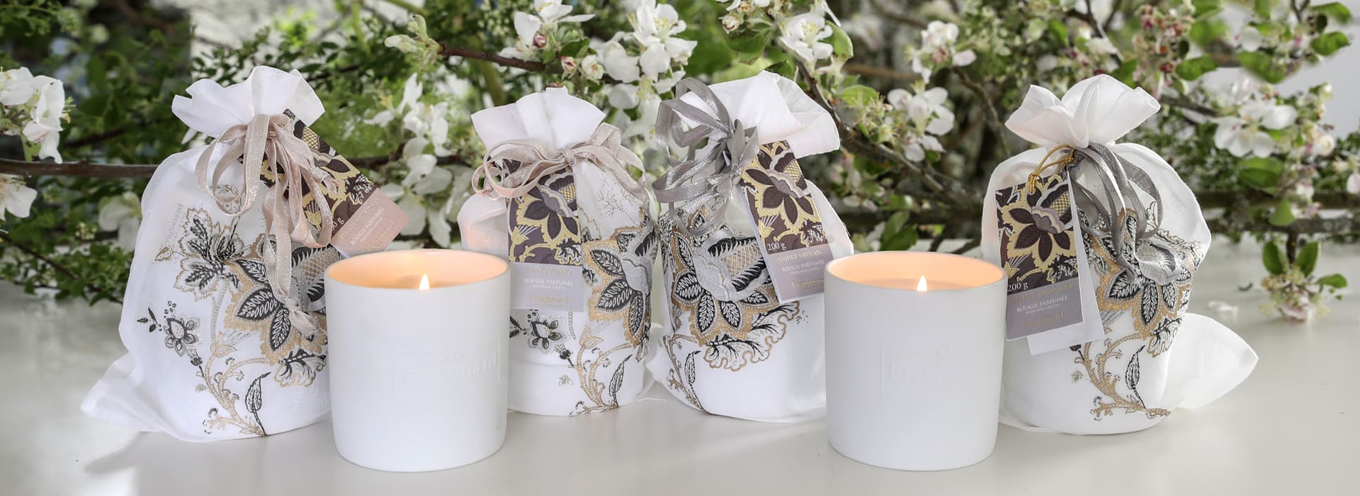 CANDLES WITH POUCH
