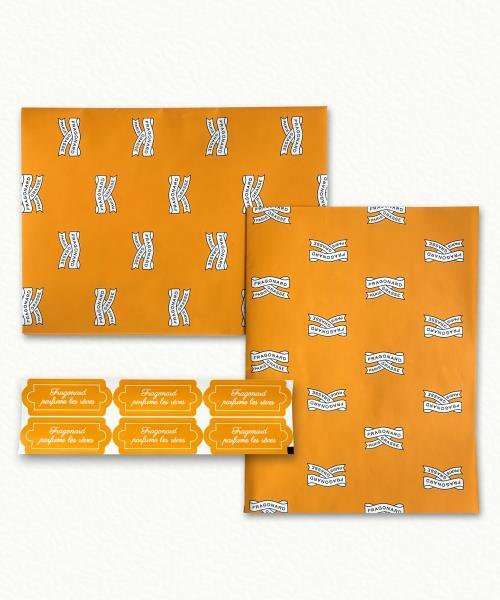 2 Geschenkpapier-Bogen